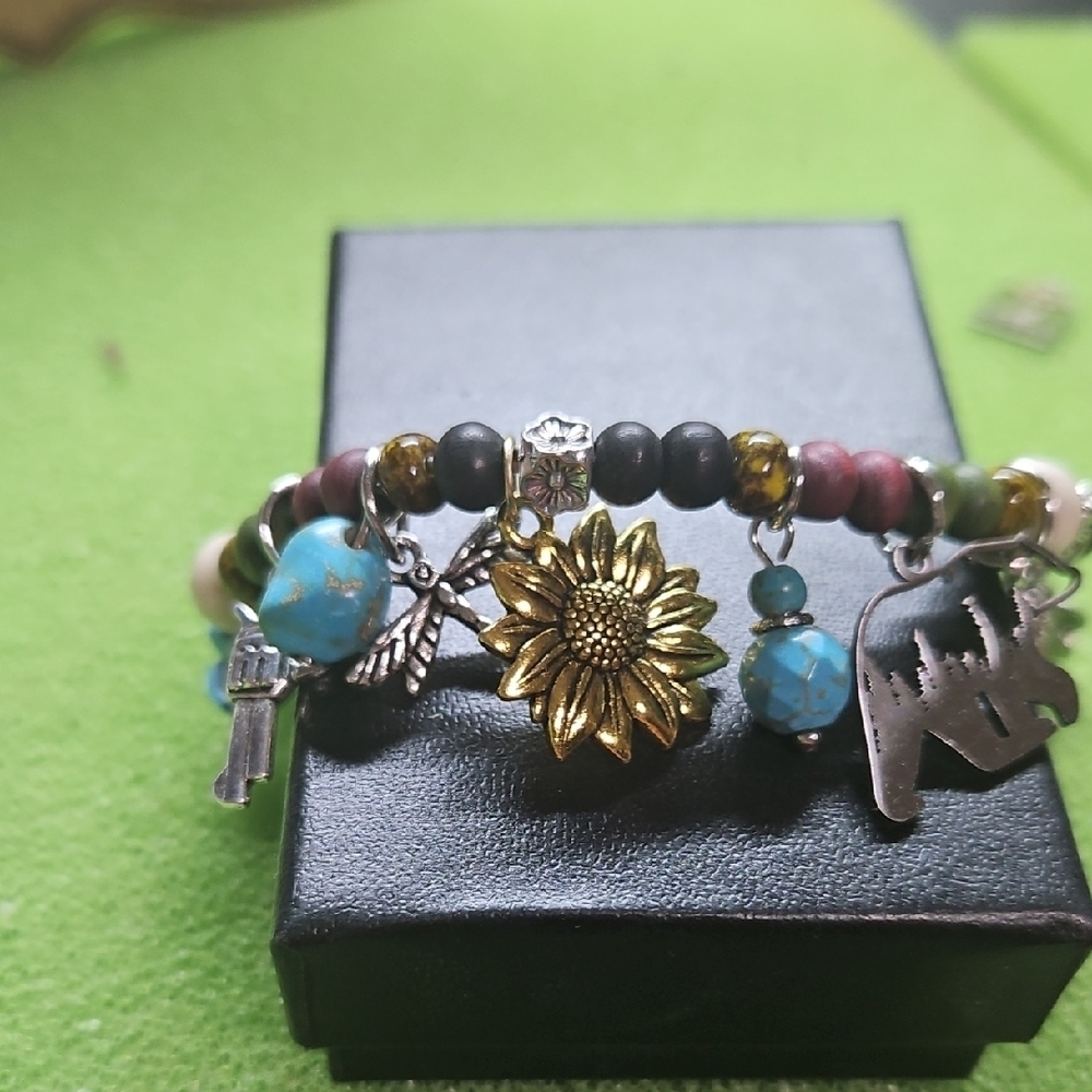 Sunflower Charm Beaded Bracelet